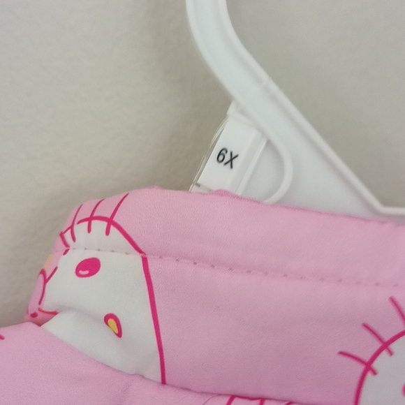 Hello kitty clothes - Picture 3 of 4